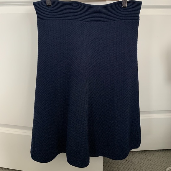 Saks Fifth Avenue Dresses & Skirts - Navy Saks fifth Avenue knit skirt